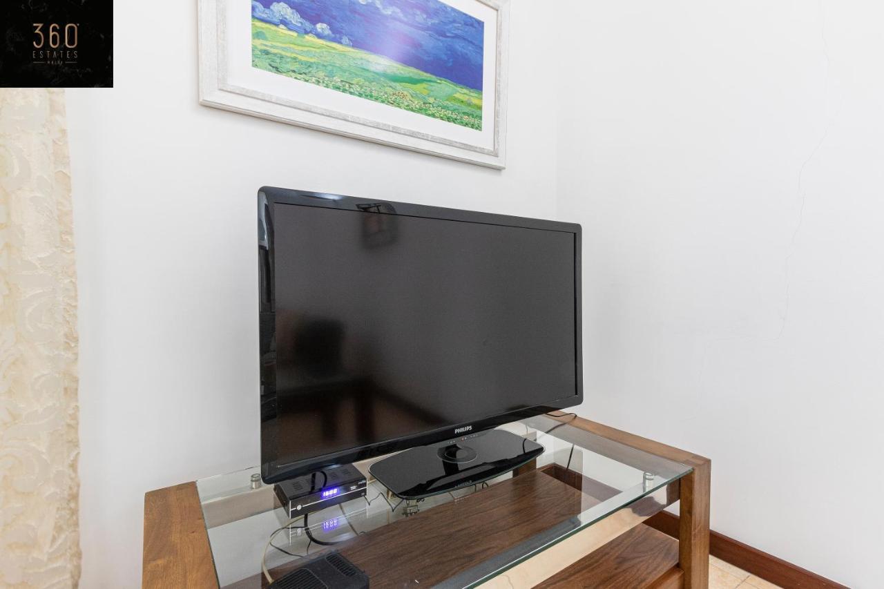 Seafront - Top Location, Top Floor With Wifi & Ac By 360 Estates 발레타 외부 사진