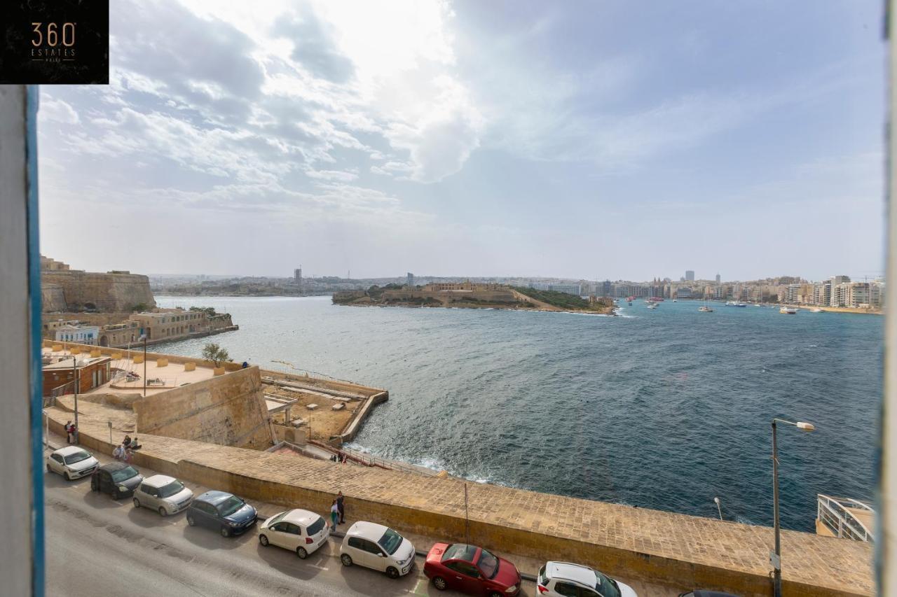 Seafront - Top Location, Top Floor With Wifi & Ac By 360 Estates 발레타 외부 사진